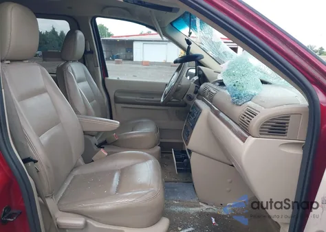 2004 Ford Freestar Limited z USA, uszkodzony, nr VIN 2FMDA58214BB18639